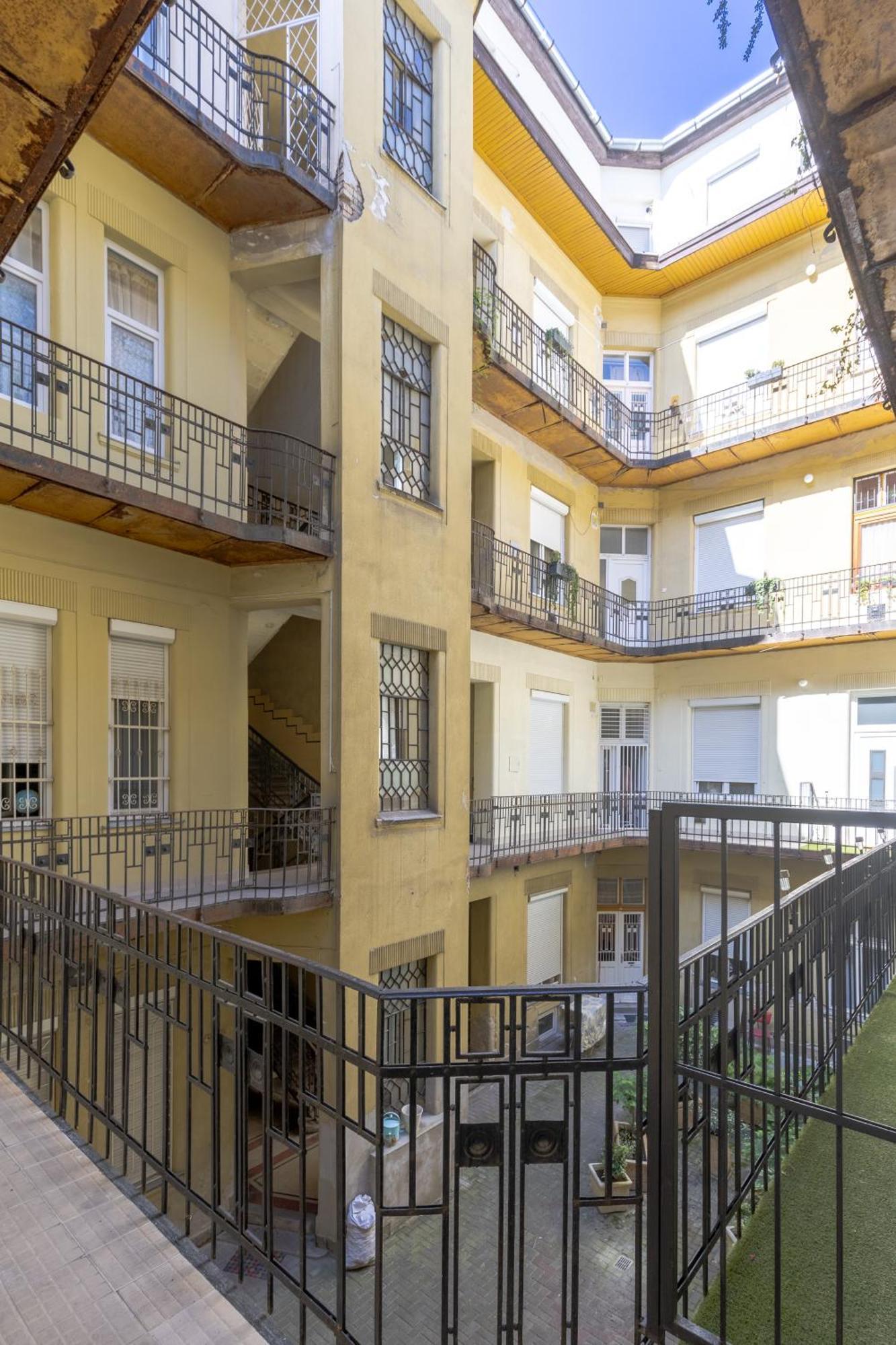 Real Apartments Lovag ブダペスト エクステリア 写真